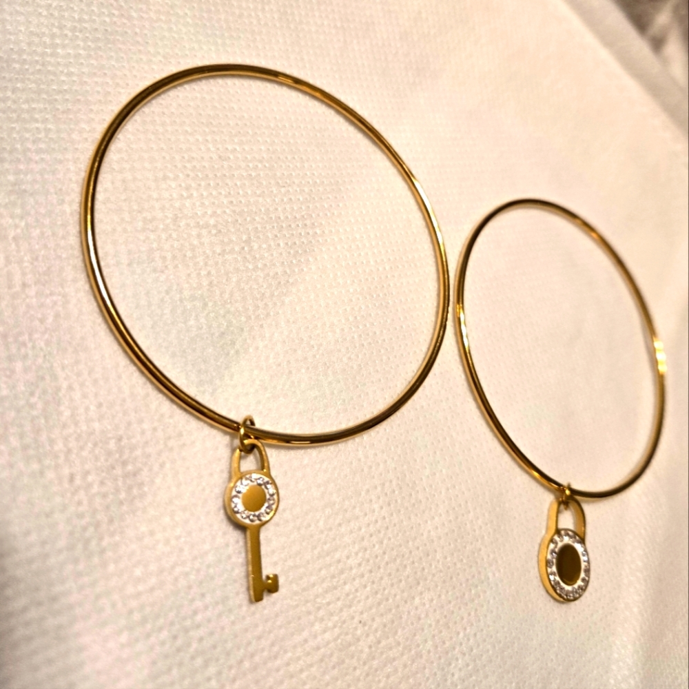 Lock & Key Bangle Bracelet Set - Picture 2 of 5